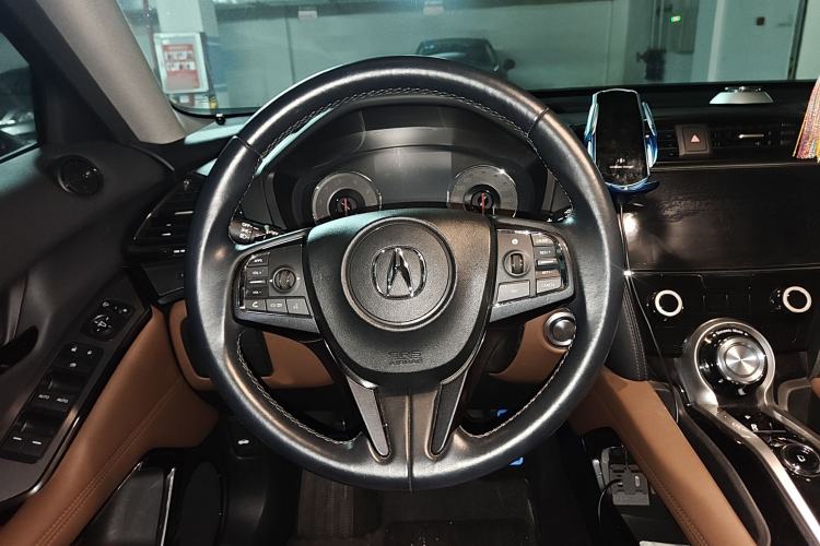 Used Acura CDX 2016 1.5T Two-Wheel Drive Deluxe Edition