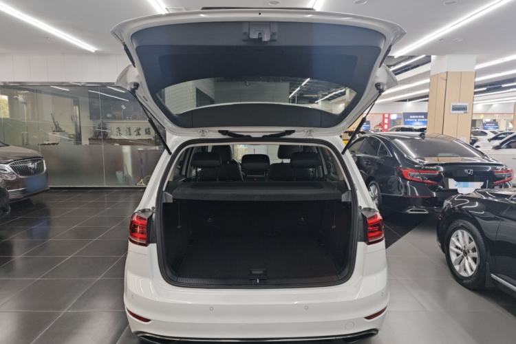 Used Volkswagen Golf Sportsvan 2019 280TSI Automatic Trendy Model China VI Standard Trunk