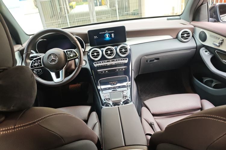 Used Mercedes-Benz GLC 2022 Facelifted GLC 260 L 4MATIC Dynamic Edition Center Console