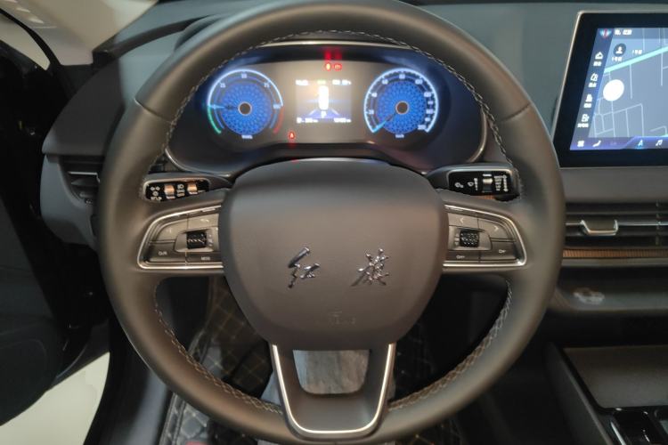 Used Hongqi E-QM5 2022 431 km Charge & Enjoy Edition
