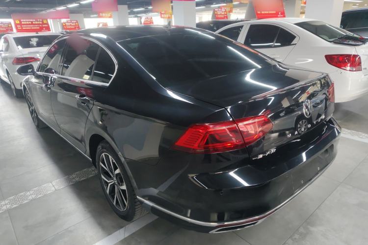 Used Volkswagen Magotan 2020 330TSI DSG Leading Model Rear Left 45 Deg