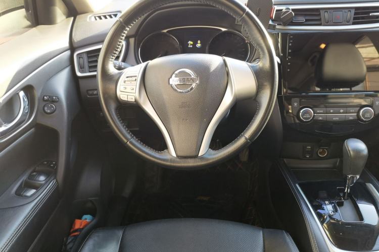 Used Nissan X-Trail 2015 2.0L CVT Comfort MAX Edition 2WD
