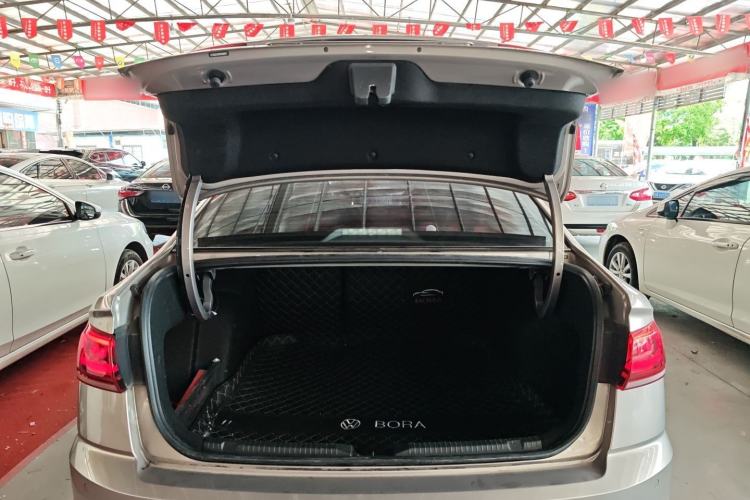 Used Volkswagen Bora 2023 300TSI DSG Prestige Edition