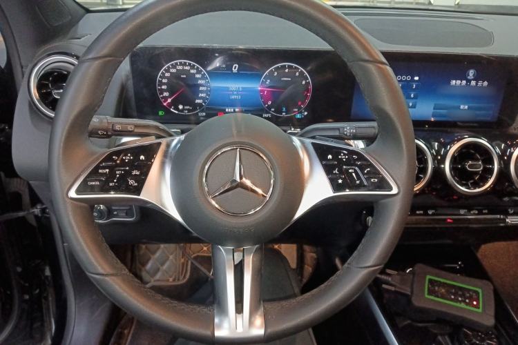 Used Mercedes-Benz GLB 2024 GLB 200 Dynamic Edition Steering Wheel