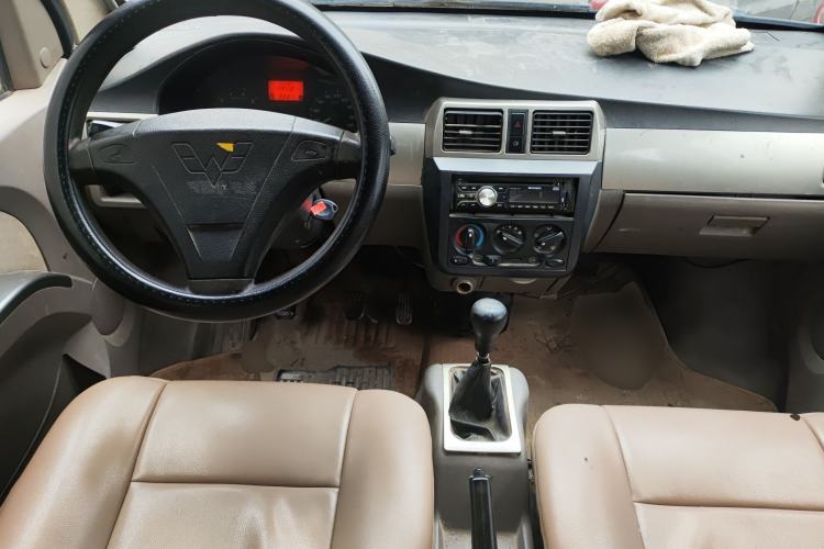 Used Wuling Rongguang 2011 1.2L Base Version