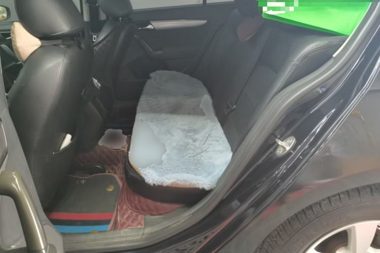 Used Volkswagen Lavida 2015 1.6L Automatic Fashion Edition Left Rear Seat