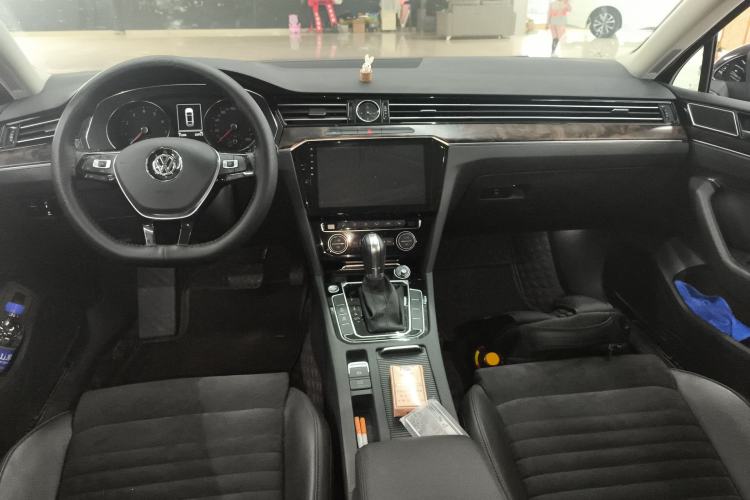 Used Volkswagen Magotan 2017 330TSI DSG Luxury Model