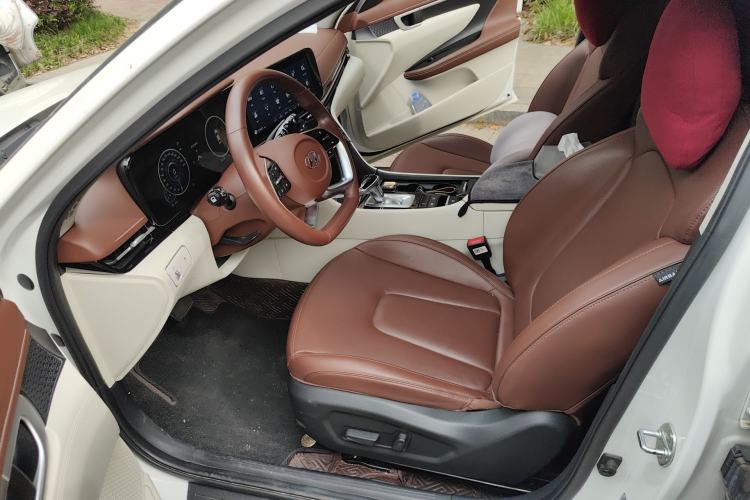 Used Hyundai Mistra 2021 1.8L CVT LUX Premium Edition Left Front Seat