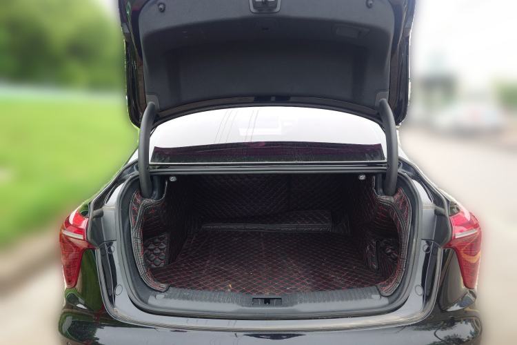 Used Hongqi H5 2023 1.5T DCT Smart Connect Flagship Edition Trunk