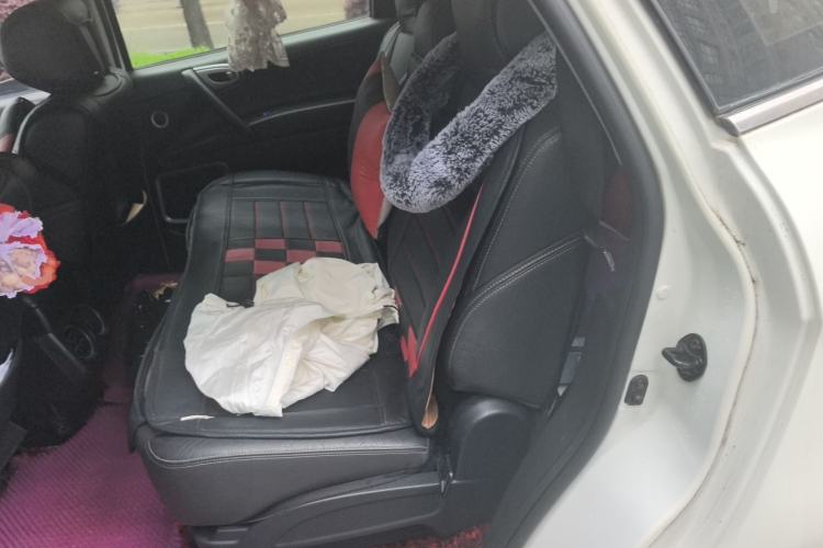 Used Luxgen Great 7 SUV 2012 Limited-Edition Sharp Edition 2.2T All-Wheel-Drive Prestige Model Left Rear Seat