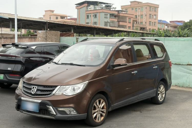 Used Baojun 730 2014 1.5L manual Comfort version 7 seats
