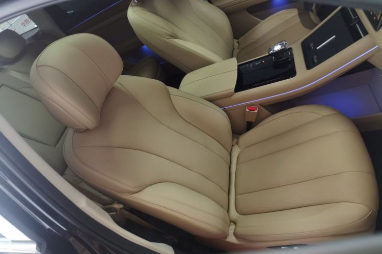 Used Hima AITO M7 2024 1.5T Intelligent Drive Rear-Drive Ultra Version 5 Seats Right Front Seat