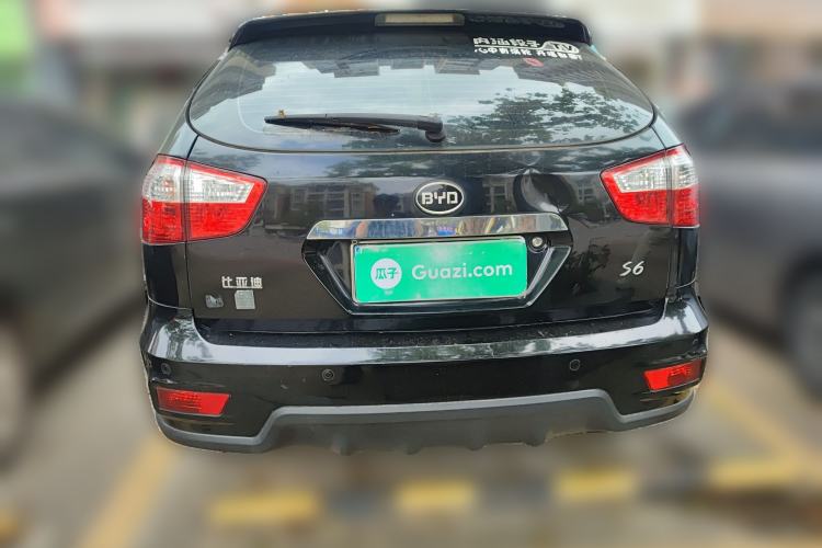 Used BYD S6 2014 2.0L Manual Luxury 5-Seater