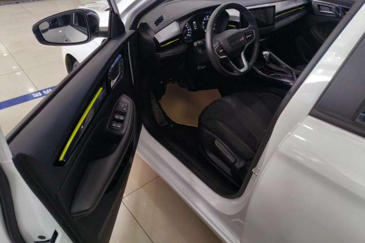 Used Roewe i5 2021 1.5L CVT Platinum Edition
