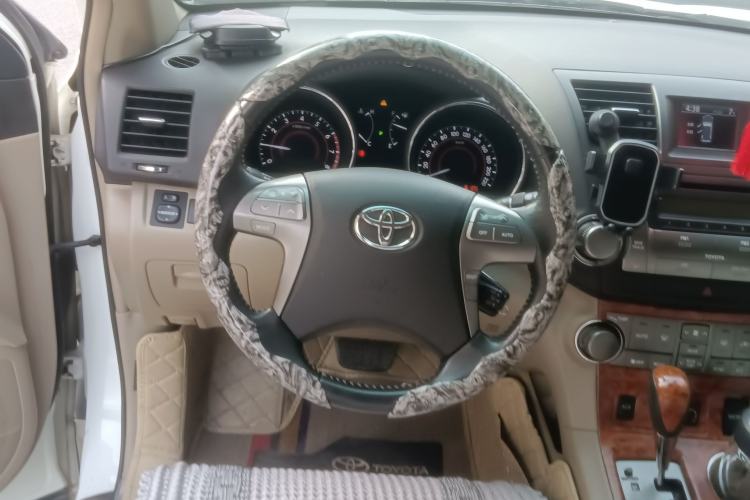 Used Toyota Highlander 2009 2.7L Two-Wheel Drive 7-Seater Luxury Edition
