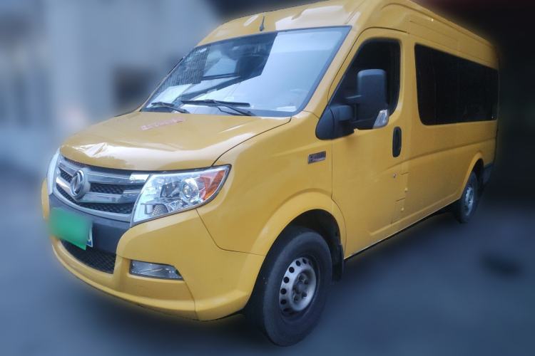 Used Dongfeng Yufeng 2018 2.5T Logistics Vehicle A100 Long Wheelbase Mid-Roof 5-9 Seater China V Emission Standard ZD25