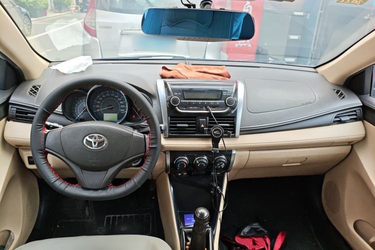 Used Toyota Vios 2014 1.3L Manual Xiang Edition Center Console