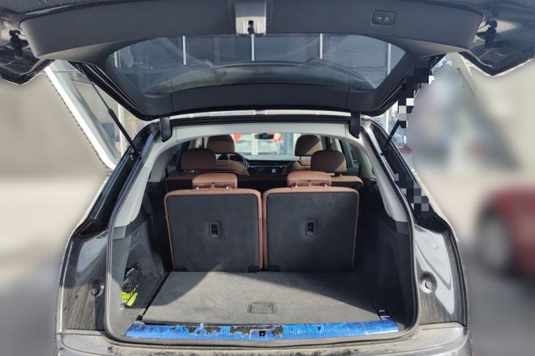 Used Audi Q7 2021 55 TFSI quattro S line Sport model Trunk