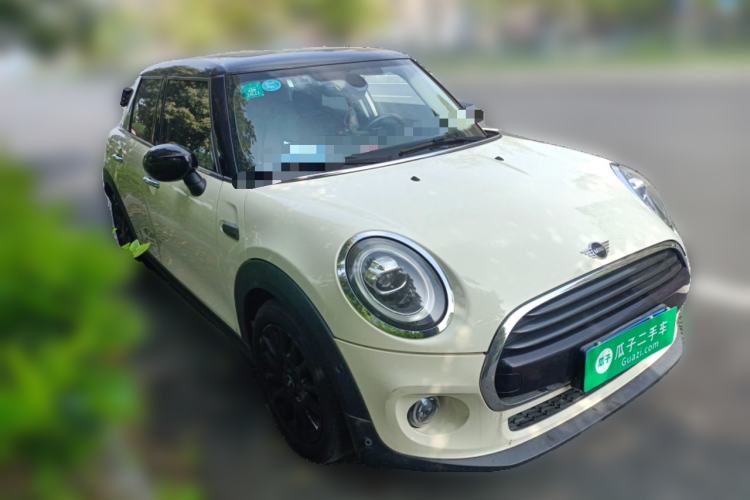 Used MINI 2019 1.5T COOPER Classic Edition Five-Door Version Front Right 45 Deg