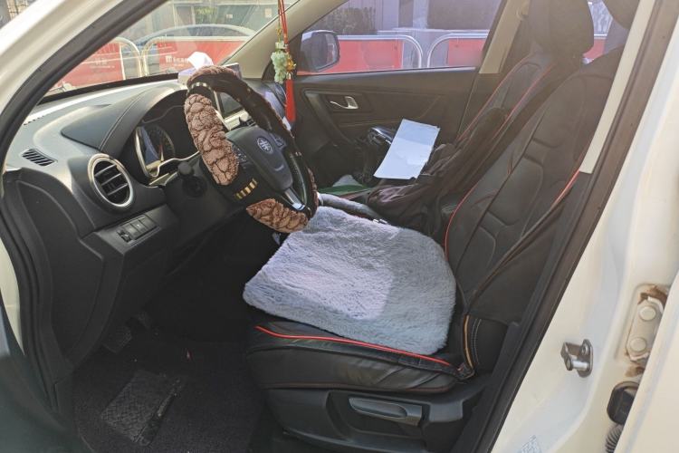 Used Bestune X40 2018 Internet Celebrity Edition 1.6L Automatic Luxury Version
