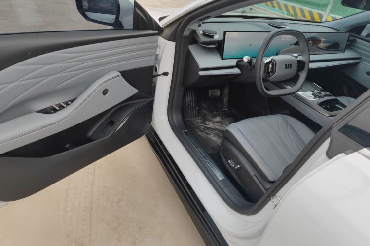 Used Geely Galaxy E8 2025 575 km Intelligent Driving Edition Driver Seat