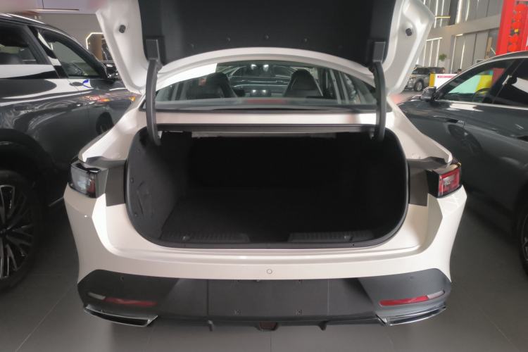 Used CHANGAN Eado PHEV 2025 Smart New Blue Whale 145KM Battleship Edition