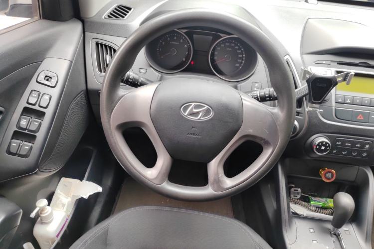 Used Hyundai ix35 2013 2.0L Automatic 2WD Comfort GL China IV Standard Steering Wheel