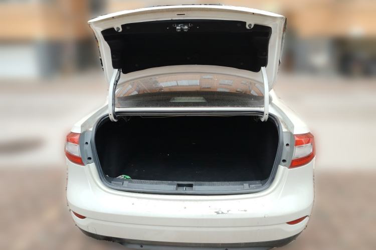 Used Renault Fluence 2015 2.0L Standard Edition
