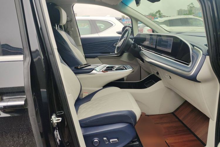 Used SAIC MAXUS G90 2022 2.0T Interstellar Six-Seater Edition
