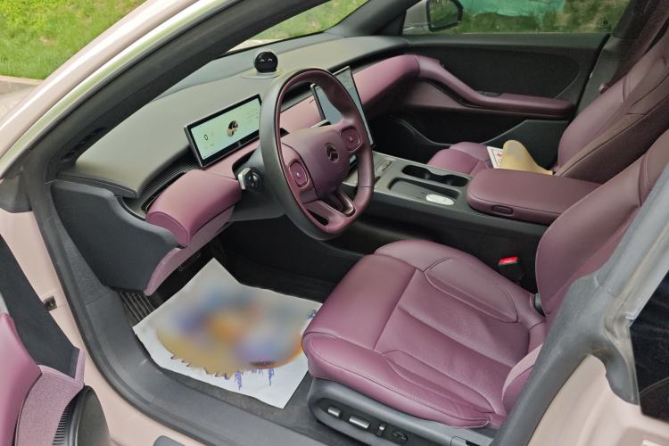 Used Nio ET5 2024 75 kWh Driver Seat