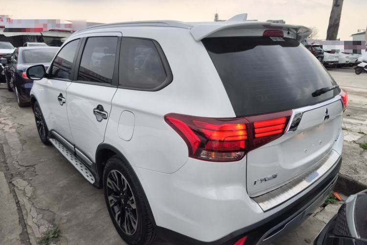 Used Mitsubishi Outlander 2019 2.0L Two-Wheel Drive Comfort Edition 5 Seats China VI Standard