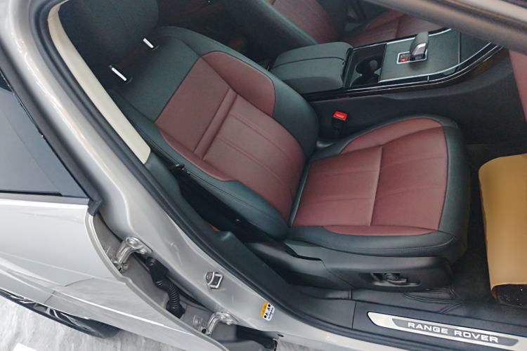 Used Land Rover Range Rover Evoque 2024 Aurora L 249 PS Prestige Light-Chasing Edition