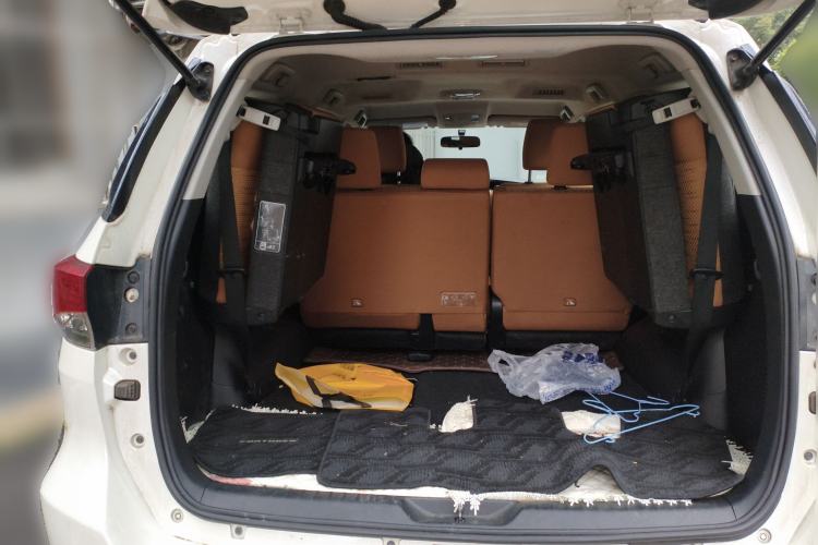 Used Toyota Fortuner 2016 2.7L Middle East Version Trunk