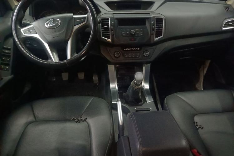 Used Leopaard Q6 2015 2.4L Manual Two-Wheel-Drive Elite Model