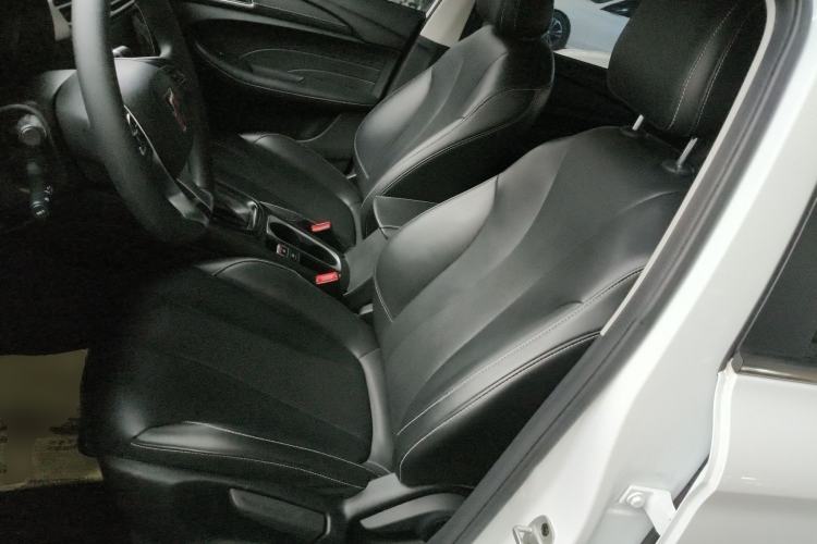 Used Roewe i5 2020 1.5L Automatic 4G Connect Luxury Flagship Edition
