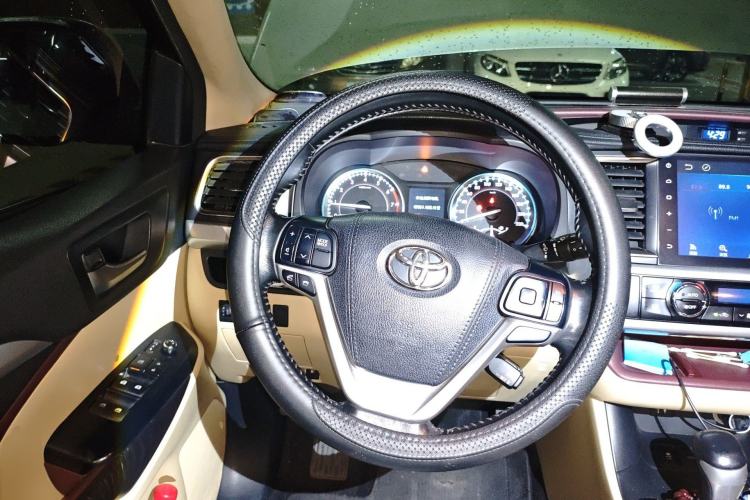 Used Toyota Highlander 2015 2.0T Four-Wheel Drive Luxury Edition 7-Seater