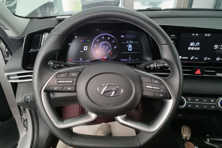 Used Hyundai Elantra 2022 1.5L CVT GLX Elite Edition Steering Wheel