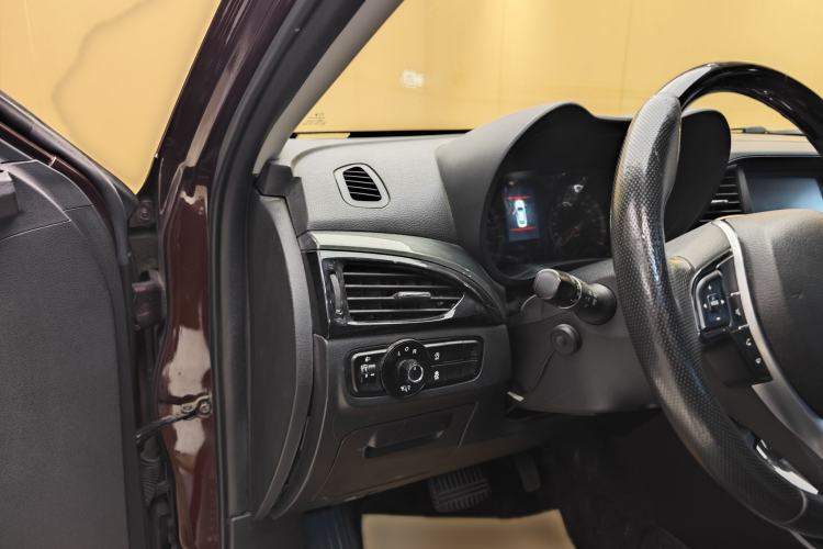 Used GAC Trumpchi GA6 2015 1.8T DCT Luxury Navigation Model Interior 5