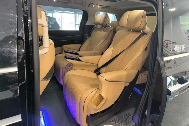 Used Denza D9 2024 DM-i 1050 Luxury Model