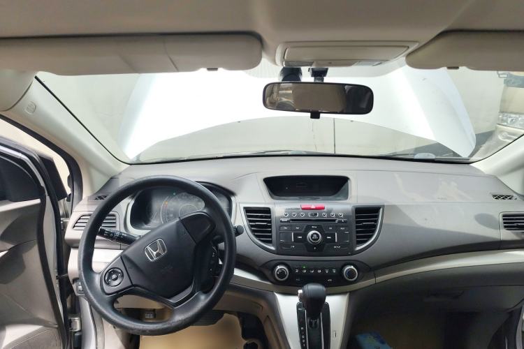 Used Honda CR-V 2012 2.0L two-wheel drive urban version Center Console