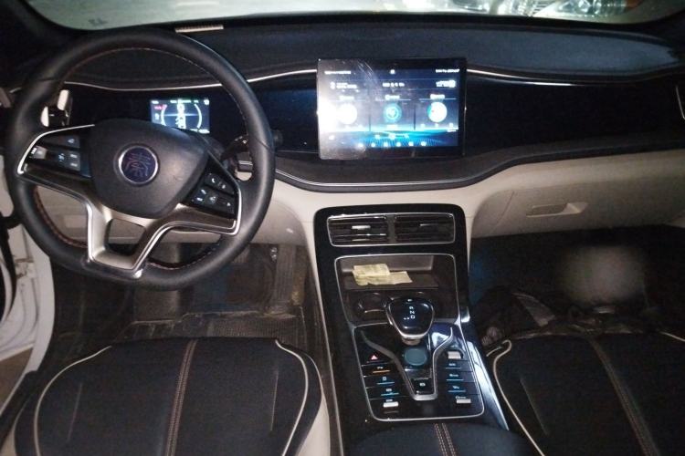Used BYD Qin PLUS 2021 EV 500KM Luxury Model Center Console