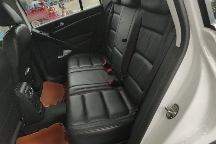 Used Volkswagen Tiguan 2015 1.8TSI Automatic All-Wheel-Drive Luxury Model Left Rear Seat