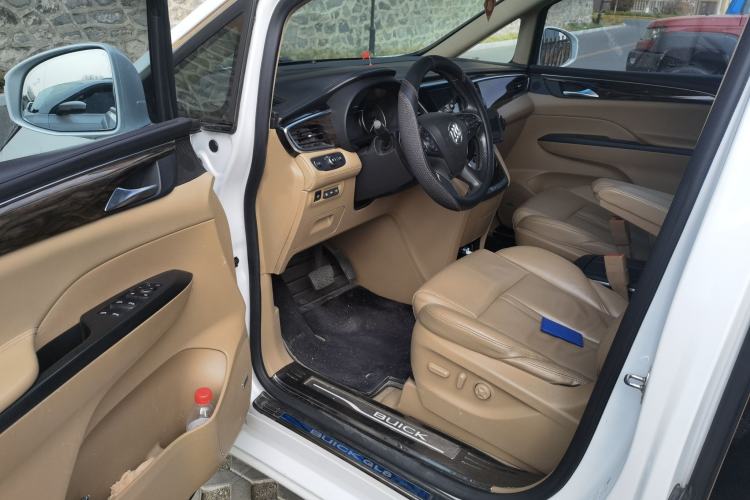 Used Buick GL8 2017 ES 28T Flagship Model China V Standard Interior 3