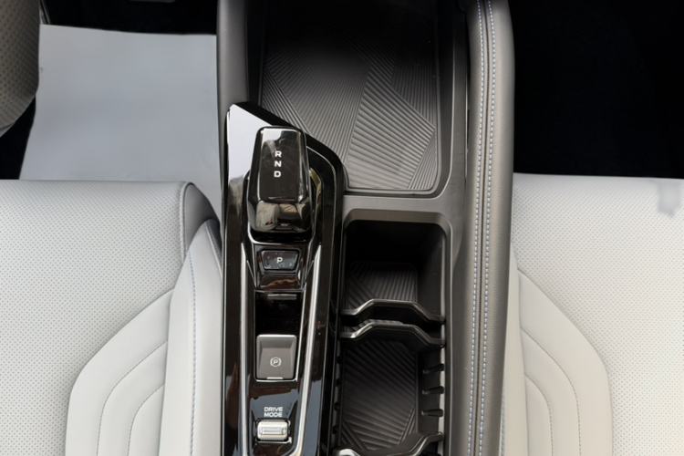 Used Geely Auto Coolray 2025 Bin Yue L 1.5T DCT Starlight Edition
