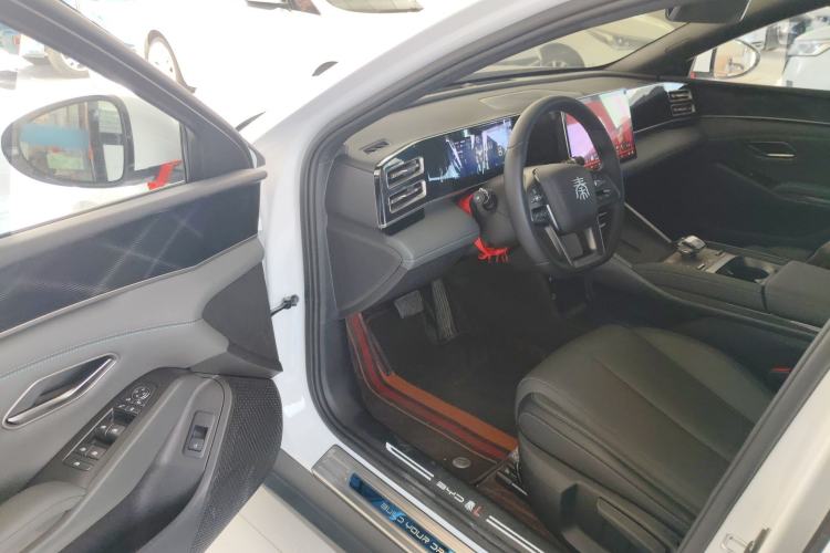 Used BYD Qin L 2025 DM-i Smart Drive 80KM Leading Model Driver Seat