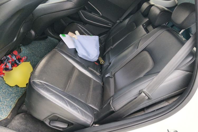 Used Hyundai Santa Fe 2015 2.0T Automatic Two-Wheel Drive Smart Version 5 Seats Left Rear Seat