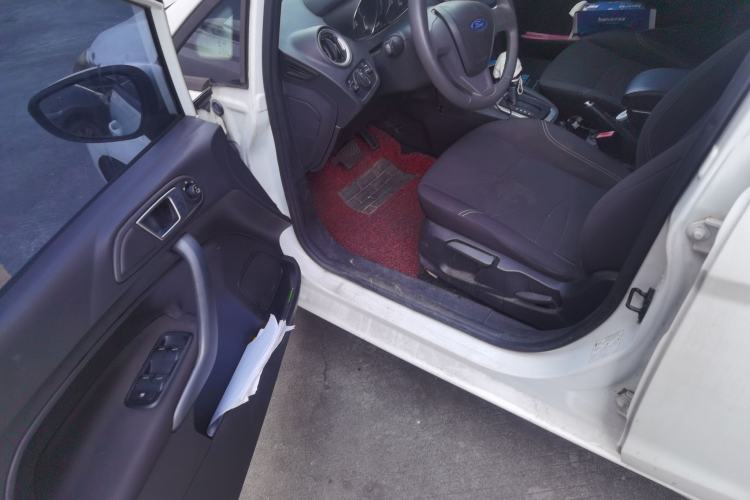 Used Ford Fiesta 2013 Hatchback 1.5L Automatic Fashion Edition Driver Seat