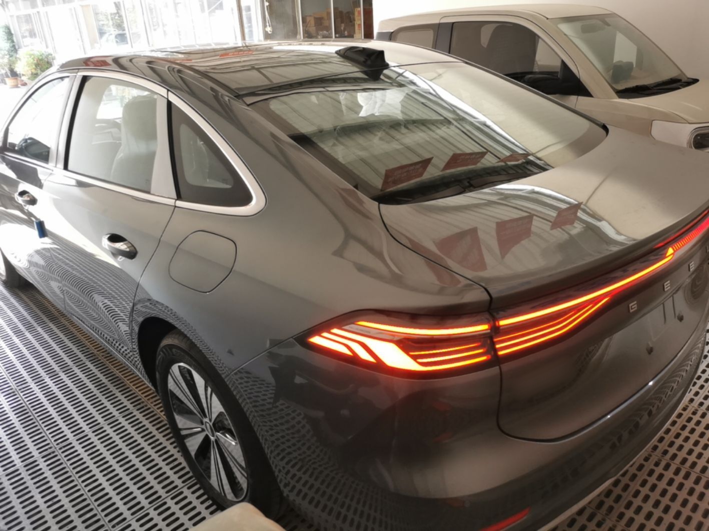 Geely Galaxy A7 2025 Model EM-i 150km Exploration+ Edition — снимка 4