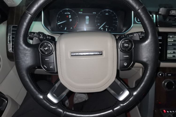 Used Land Rover Range 2014 Revised 3.0 SC V6 Vogue Steering Wheel