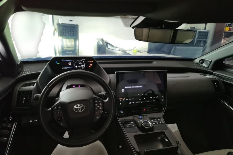 Used Toyota GAC bZ4X 2022 X-MODE Four-Wheel Drive Ultra Center Console